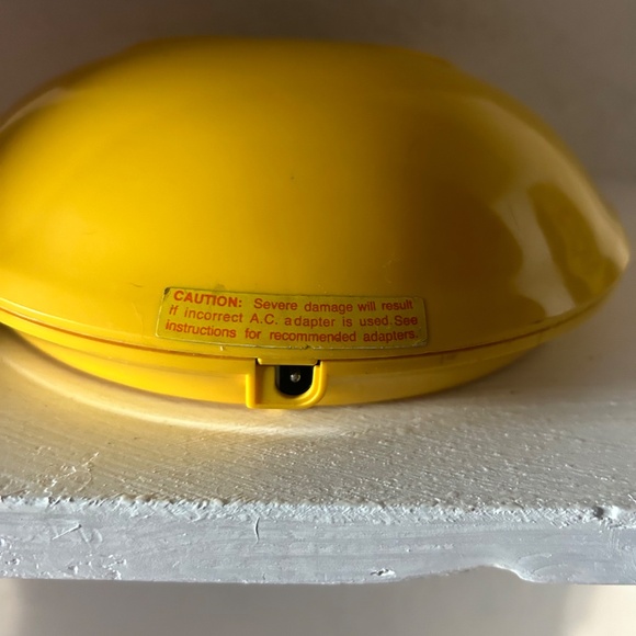 Relive the Arcade Glory Days: Own the Vintage 1981 Pac-Man MiniArcade & Tomytron - Picture 7 of 9